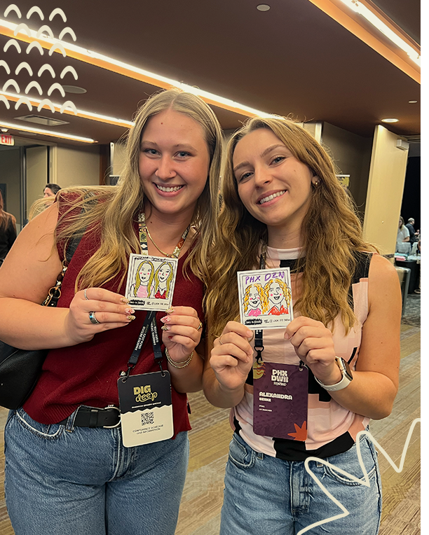 phxdw attendees posing with their pics from the faux-to booth
